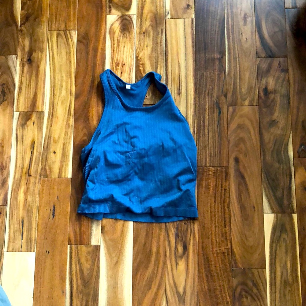 Never worn workout shirt!!